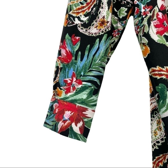 𝅺ATTITUDES by Renee Two-Print Front Pocket Shirt Floral and Paisley Print NWT - Picture 6 of 11
